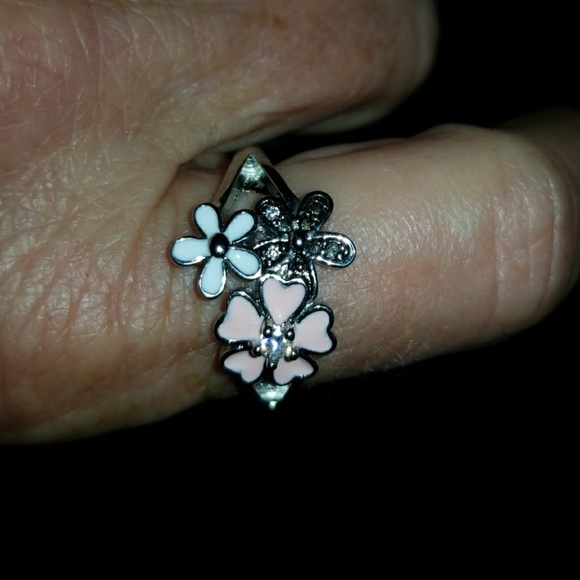 Dazzling daisy ring - Picture 3 of 4